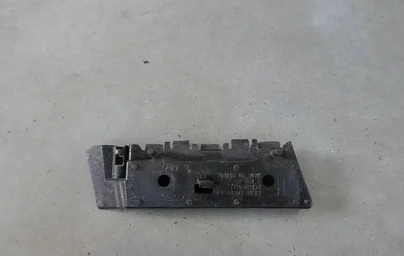 Ford Mustang VI Front bumper mounting bracket FR3B17D959AC FR3B17D959