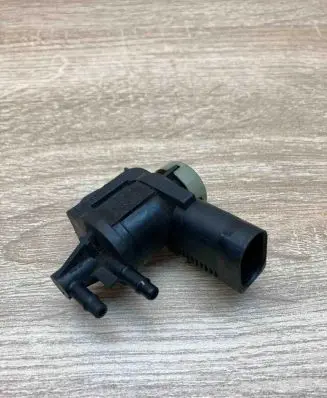 Volkswagen PASSAT B5.5 Turbo solenoid valve 1J0906283C