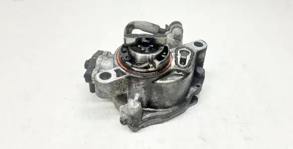 Volvo V40 Vacuum pump 9804021880