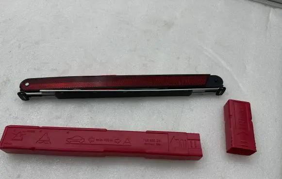 Tesla Model S Emergency warning sign 27R030017