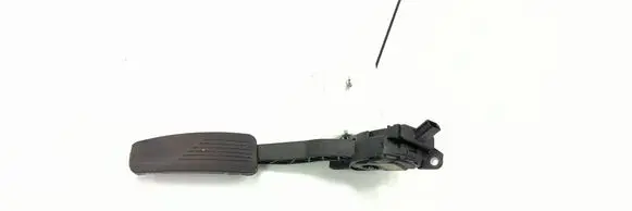 Accelerator throttle pedal