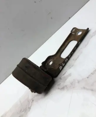 Audi A4 S4 B7 8E 8H Muffler mount bracket/holder 