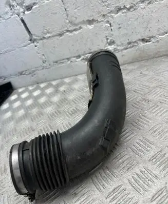 BMW X6 F16 Air intake hose/pipe 10991213 70529005 8512381