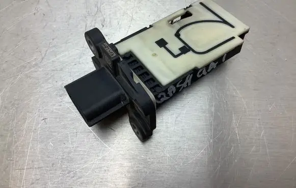 Nissan Qashqai Mass air flow meter 5WK98504 0000739 060024274