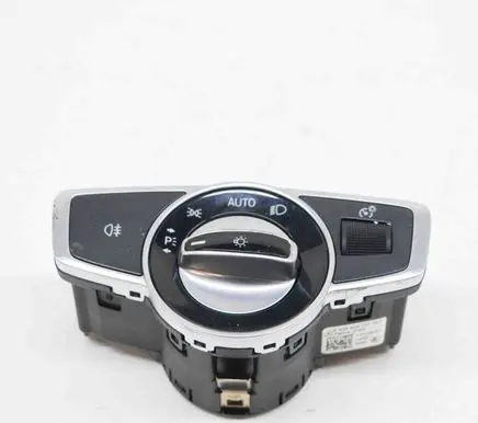 Mercedes-Benz C W205 Light switch 10128761 A2059057007