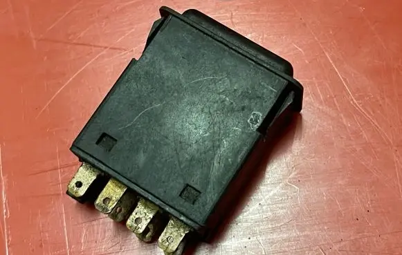 BMW 5 E28 Hazard light switch 80KK5023