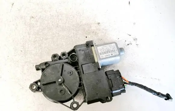 KIA Venga Front door window regulator motor 824501p010 0130822550