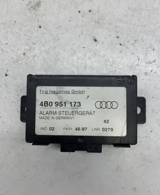 Audi A6 S6 C5 4B Alarm control unit/module 4B0951173