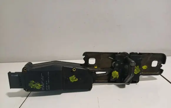 Audi Q7 4L Tailgate/trunk/boot lift motor 4F9827383B