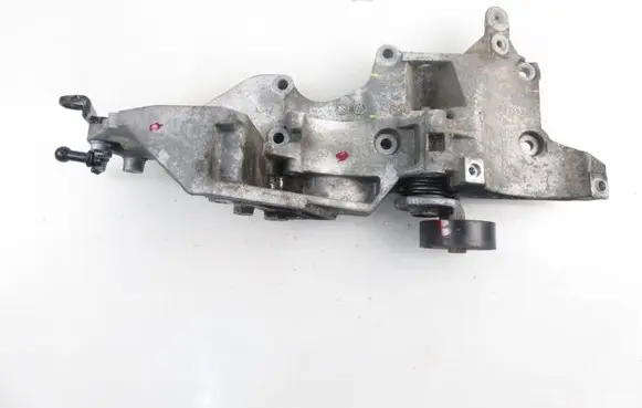 Volkswagen PASSAT B6 Generator/alternator bracket 03L903139D