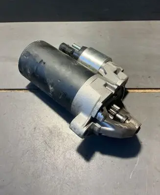 Audi A6 S6 C6 4F Starter motor 