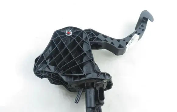 Volkswagen Tiguan Clutch pedal 3C0721388J 3C1721059BF 3C0927810C