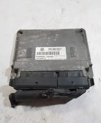 Volkswagen Polo IV 9N3 Engine control unit/module 03D906033F 5WP40298 3PG2509