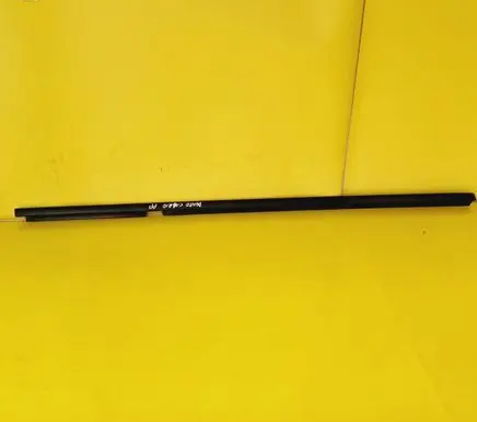 Fiat Punto (176) Front door glass trim molding 