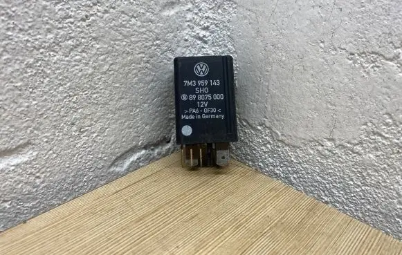 Volkswagen PASSAT B6 Other relay 7M3959143 898075000