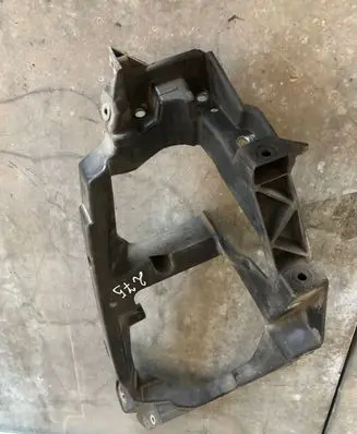 Mitsubishi Colt Headlight/headlamp mounting bracket MN105060