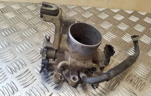 Toyota RAV 4 (XA20) Throttle valve 8946233030