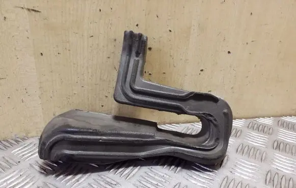 Skoda Superb B8 (3V) Fender foam support/seal 3V0823713B