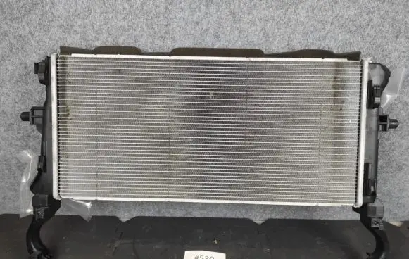 Hyundai Kona I Coolant radiator 25310J9810