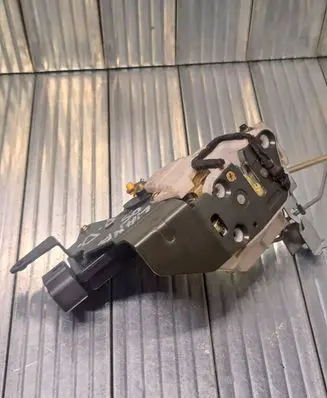 Suzuki Liana Front door lock B07SPLR