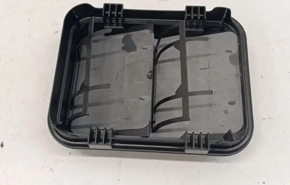 Renault Arkana Quarter panel pressure vent 