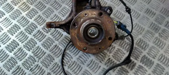 Peugeot 207 Front wheel hub