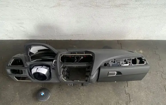 BMW 1 F20 F21 Dashboard QUAKONS2901259