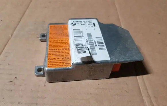 BMW 5 E39 Airbag control unit/module 8374799