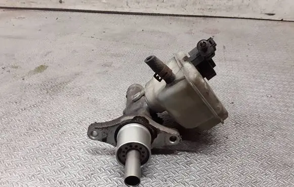 Volkswagen Golf V Master brake cylinder 1K1611301C 03350886321