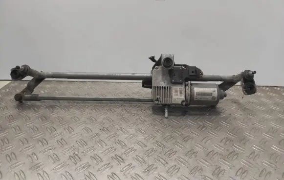 Volkswagen Tiguan Front wiper linkage 5N2955119