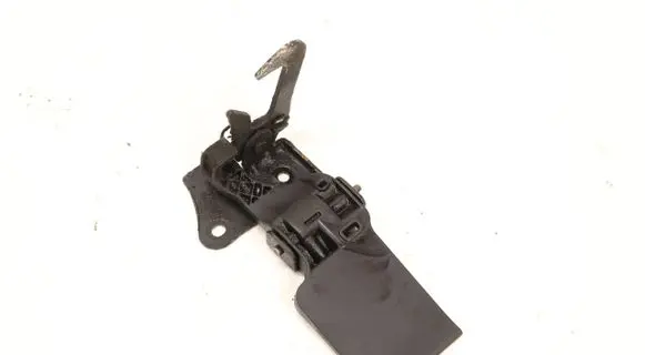 Audi Q3 8U Engine bonnet/hood lock release cable 8U0823480