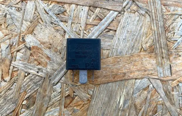 Ford Focus Other relay 5M5T14B192CA