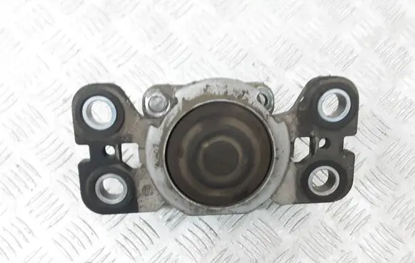 Volvo V70 Engine mount bracket 6G927M121NF