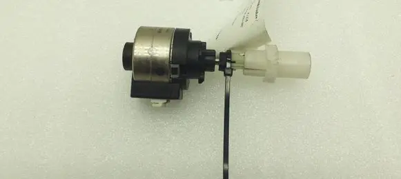 Volvo V40 Headlight level adjustment motor 7153113399 PL35LA24KWA8