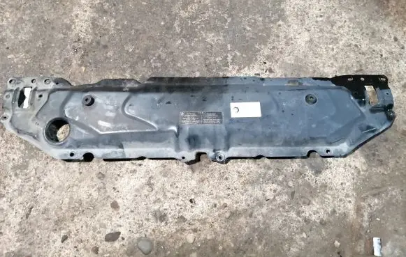 BMW 5 E60 E61 Top upper radiator support slam panel 7033741