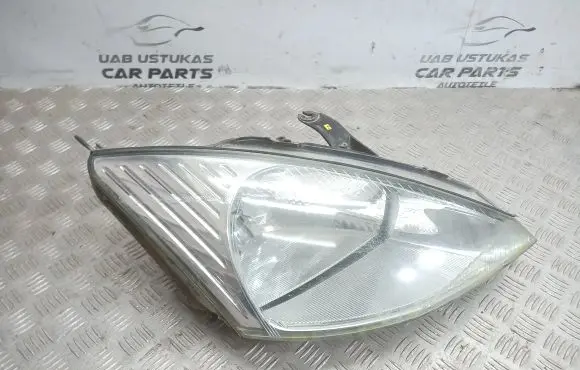 Ford Focus Headlight/headlamp