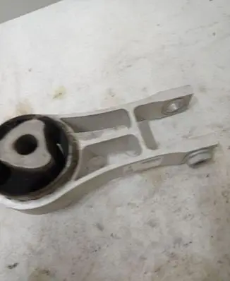 Chrysler Pacifica Engine mount bracket P68224737AB