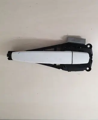 Opel Astra J Front door exterior handle 94002321