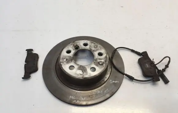 BMW 1 F40 Rear brake disc 6799367
