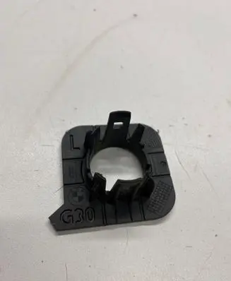 BMW 5 G30 G31 G38 Front parking sensor holder (PDC) 7385351