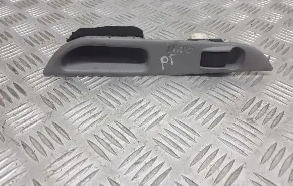 Nissan Almera Tino Electric window control switch