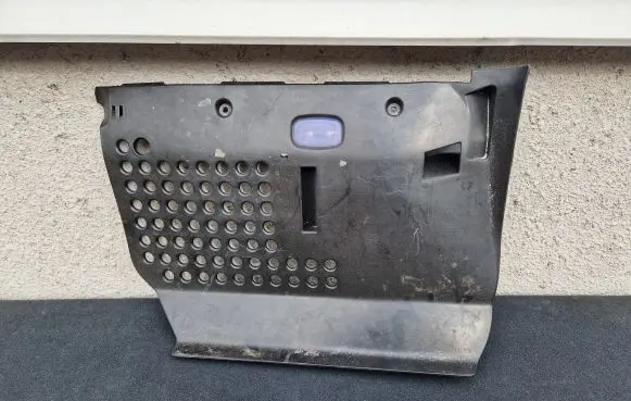 Mercedes-Benz CLS C219 Dashboard lower bottom trim panel 2116800739