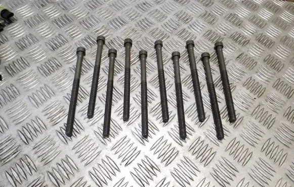 Volvo XC90 Cylinder head bolts 