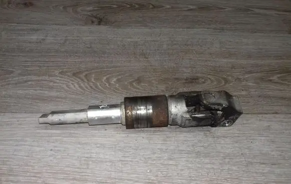 Volvo XC70 Steering column universal joint
