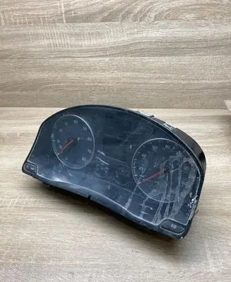Volkswagen Jetta V Speedometer (instrument cluster) 1K0920952C A2C53101515