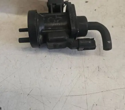 Mercedes-Benz S W220 Turbo solenoid valve A0005450427