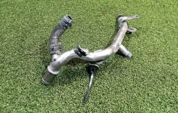 Renault Trafic III (X82) Engine coolant pipe/hose 140558292R