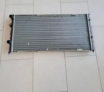 Volkswagen PASSAT B3 Coolant radiator 171121253CF
