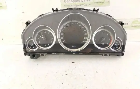 Mercedes-Benz E C207 W207 Speedometer (instrument cluster) 2129004504 A2129004504