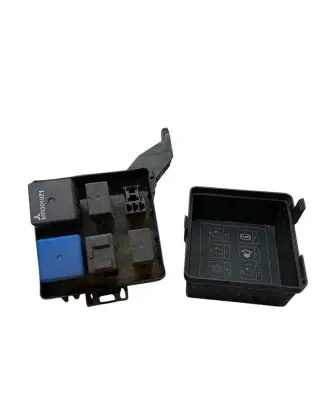 Mitsubishi Pajero Relay mounting block MR482591